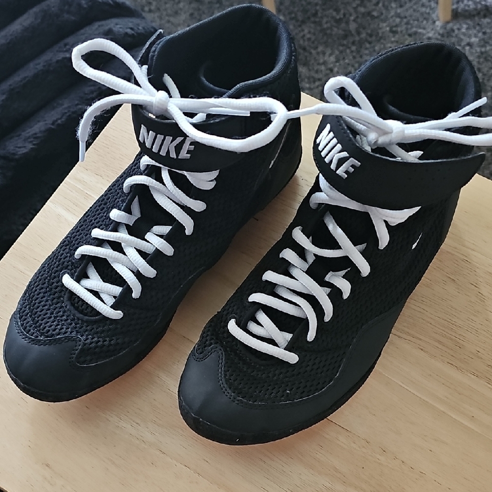 Nike Black and White Mesh High-Tops WRESTLING SHOES